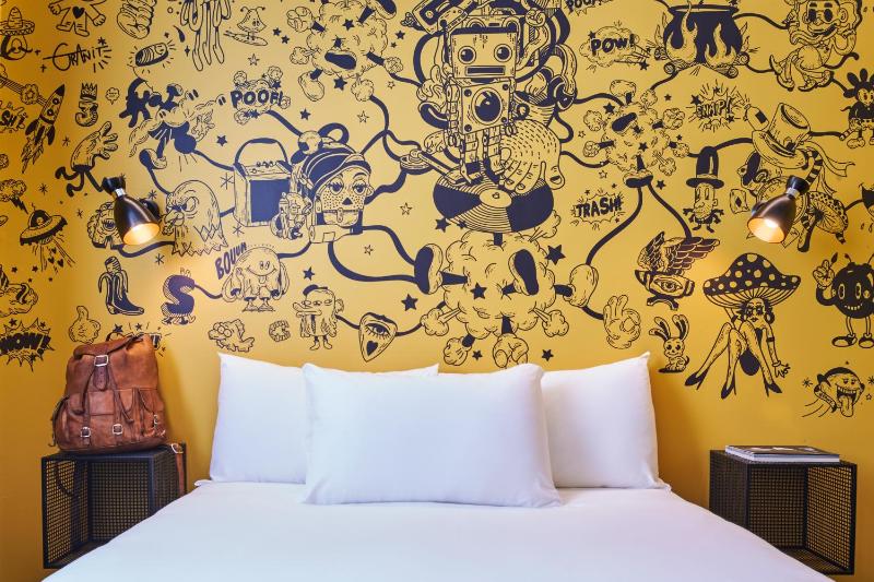 Standard Room with Double Bed and Sofabed image 4