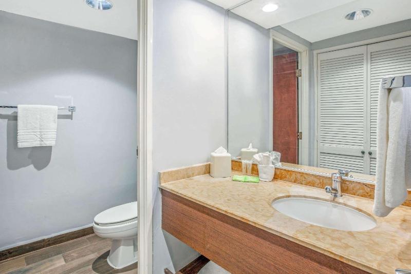 CHN Hotel Monterrey Centro Trademark Collection by Wyndham - image 37