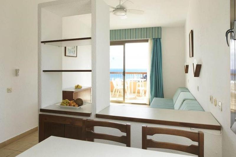One-Bedroom Apartment image 4