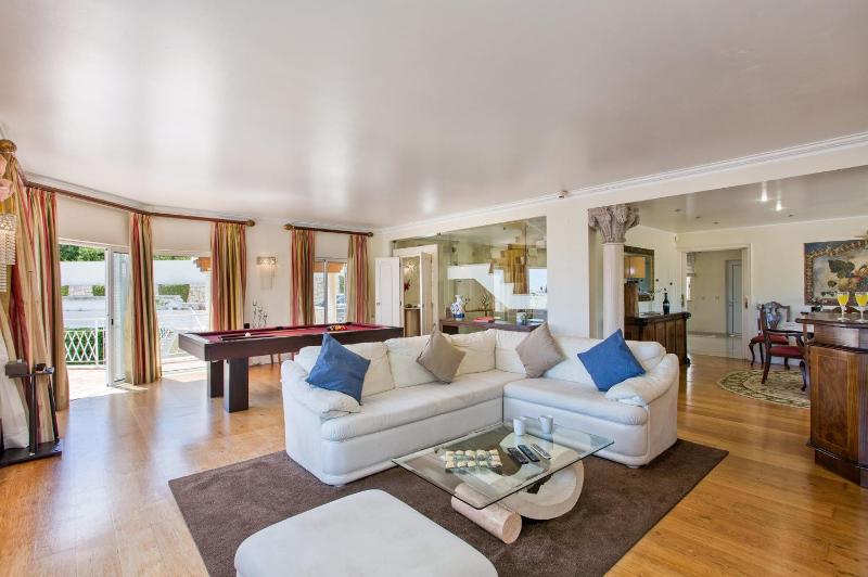 Villa Tess by Villa Plus - image 26