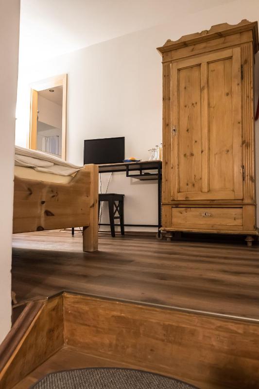 Single Room with Private Bathroom image 4