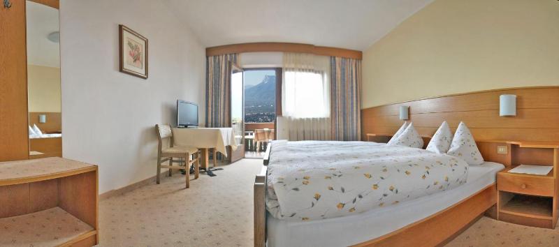 Double Room image 3