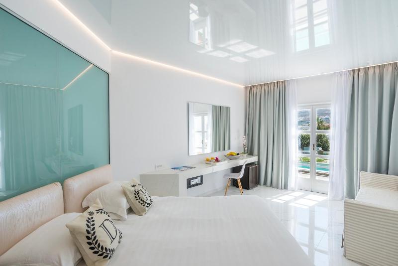 Deluxe Double or Twin Room image 2