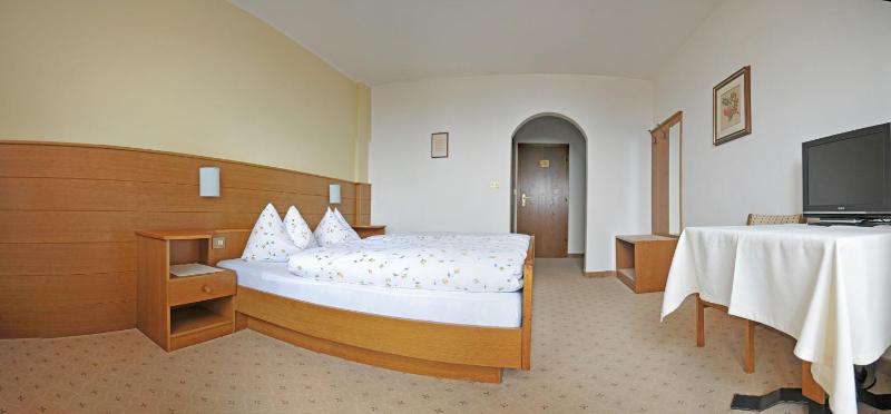 Double Room image 2