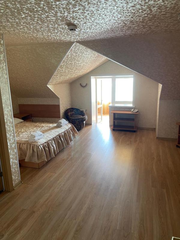 Deluxe Double Room (2 Adults + 1 Child) image 1