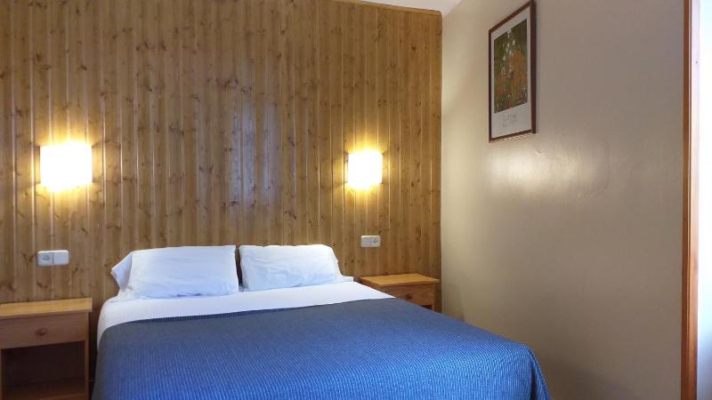 Double or Twin Room image 3
