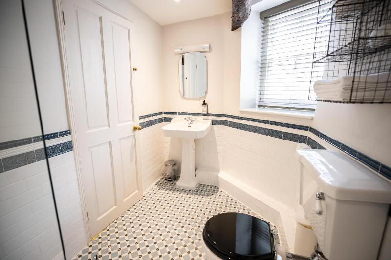 Deluxe Double Room with Shower image 3