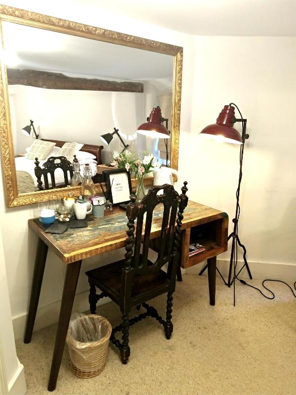 Deluxe Double Room with Bath image 2