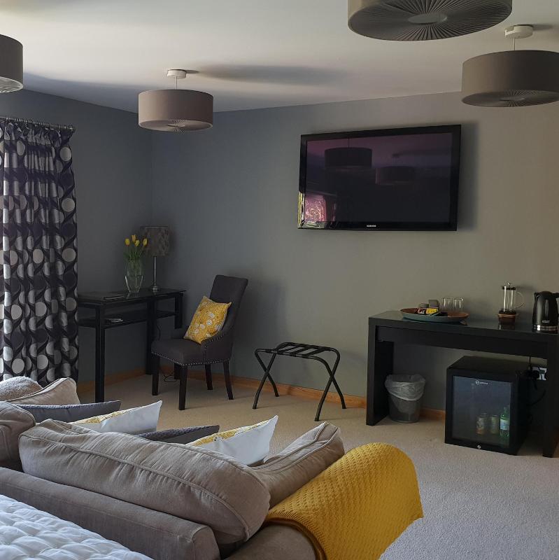 Deluxe Double or Twin Room with Balcony image 2