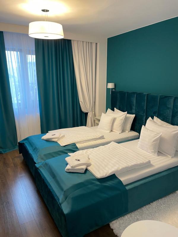 Double or Twin Room image 4