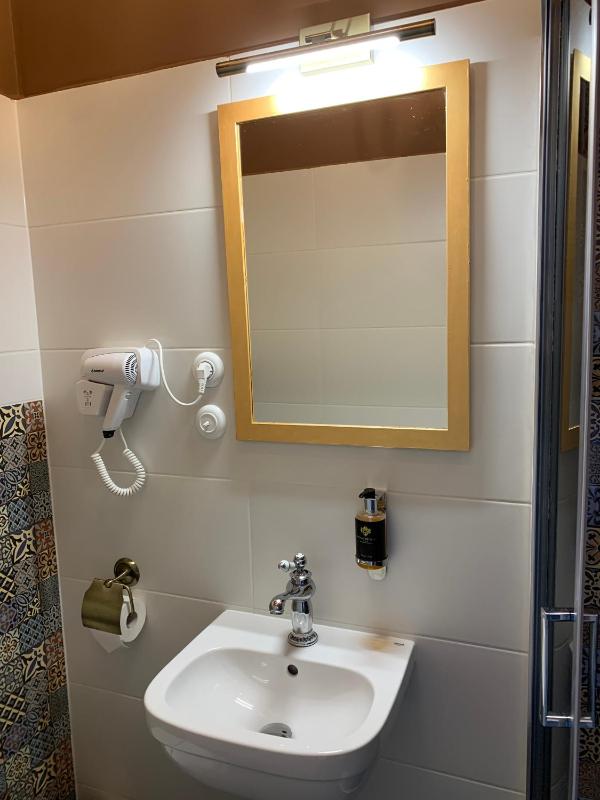 Studio Apartment image 4