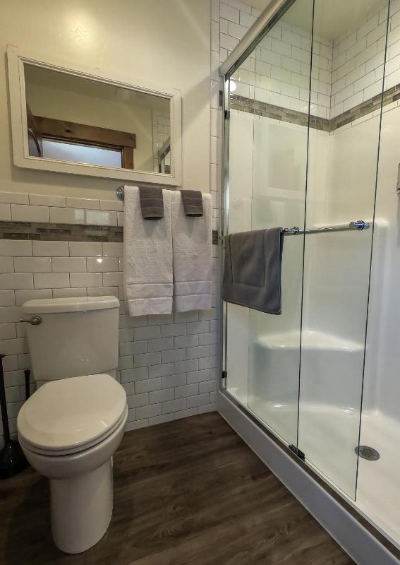 King Room with Mountain View image 2