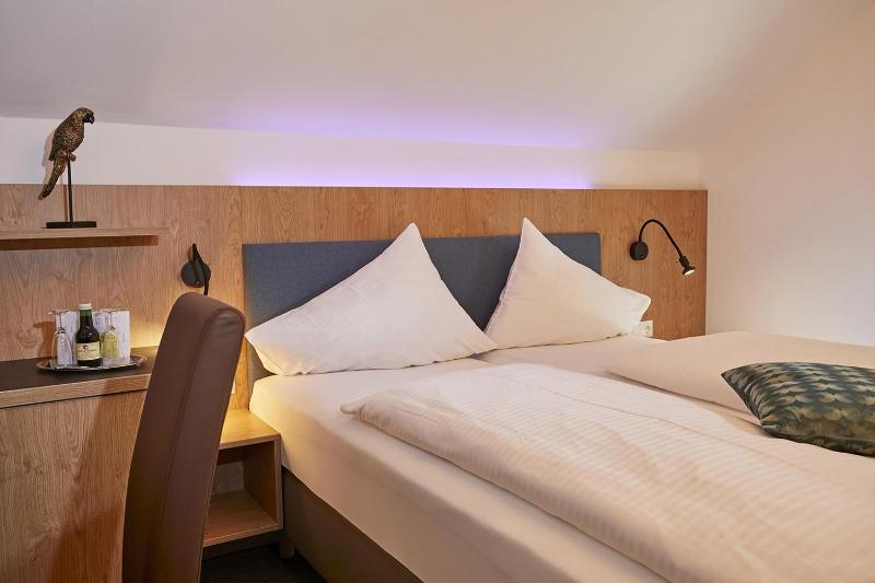 Budget Double Room image 2