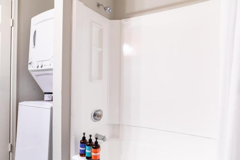 One-Bedroom Apartment image 3