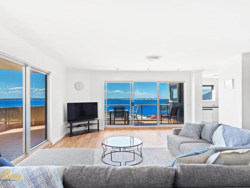 Breakwater Apartment 402 Images