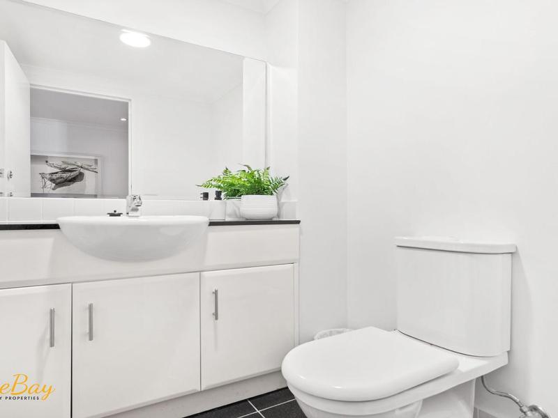 Breakwater Apartment 402 - image 11