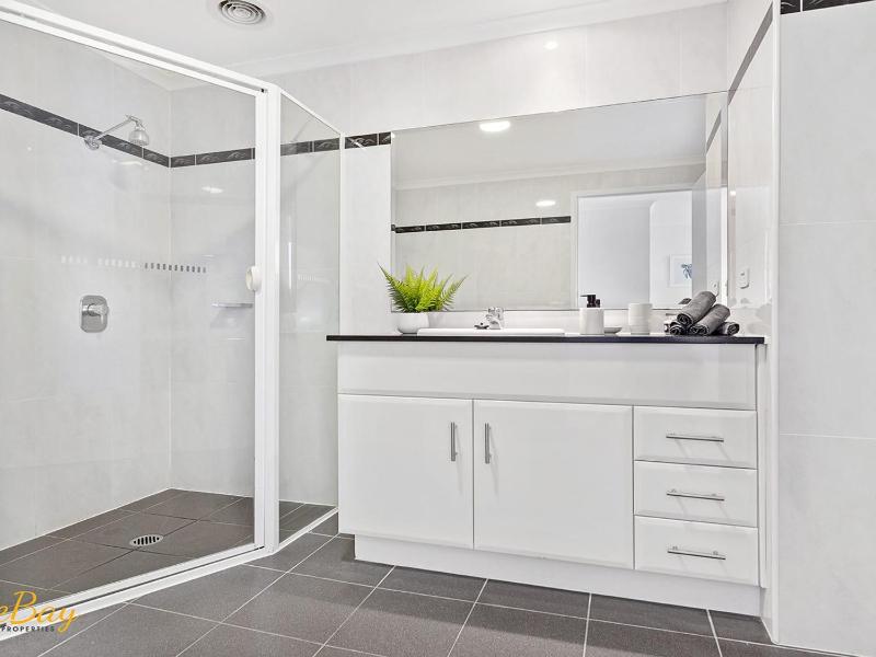 Breakwater Apartment 402 - image 12