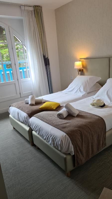 Twin Room image 1