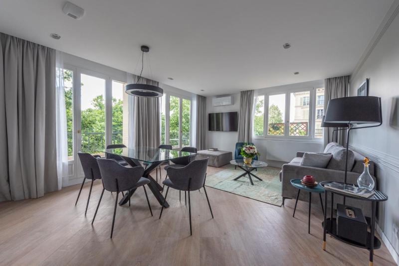 Deluxe Apartment image 1