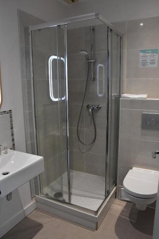 Double Room with Lake View image 2