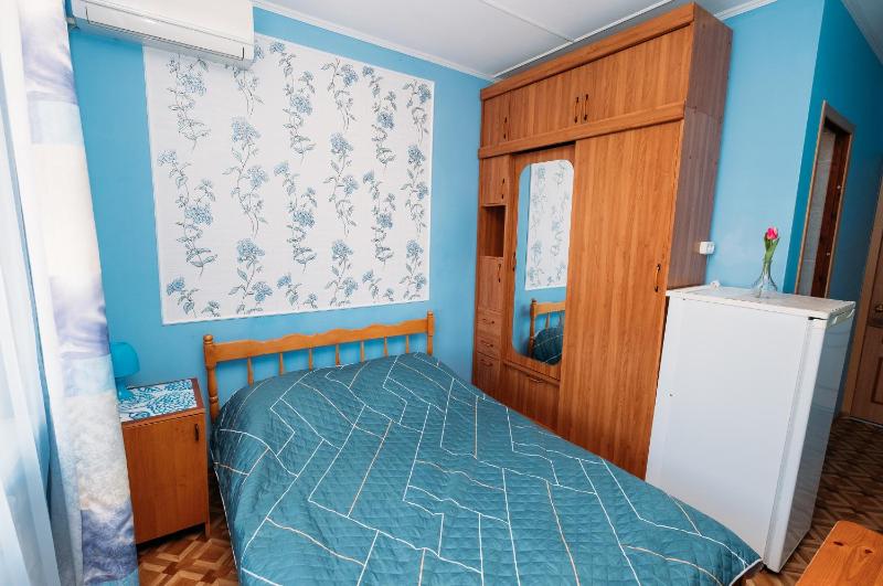 Double Room image 3