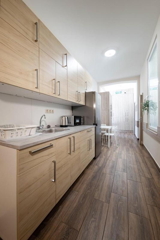 Twin Room with Shared Bathroom image 3
