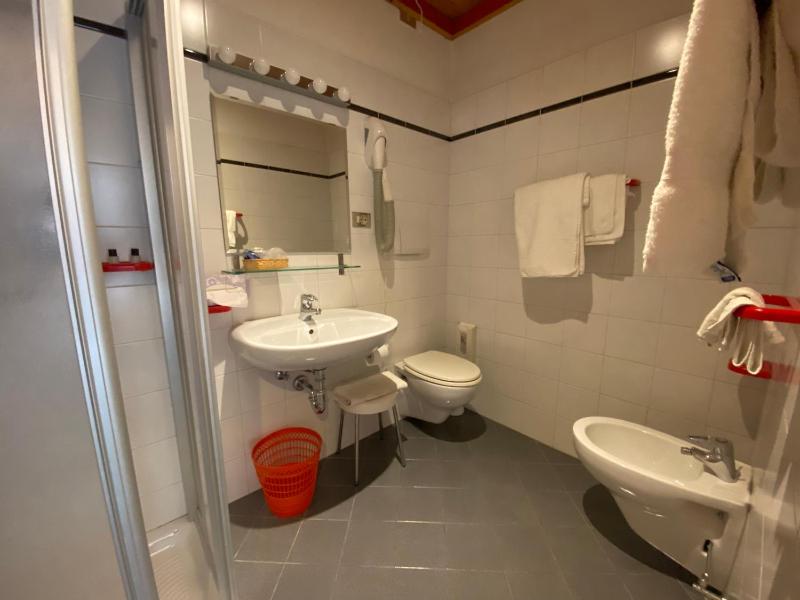 Economy Double or Twin Room image 2