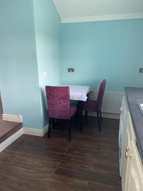 One-Bedroom Apartment image 3