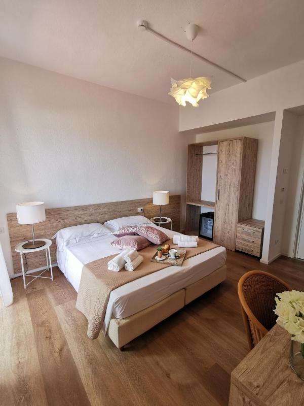 Standard Double Room image 1
