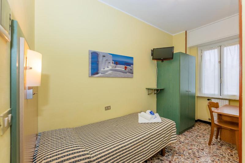 Single Room image 2