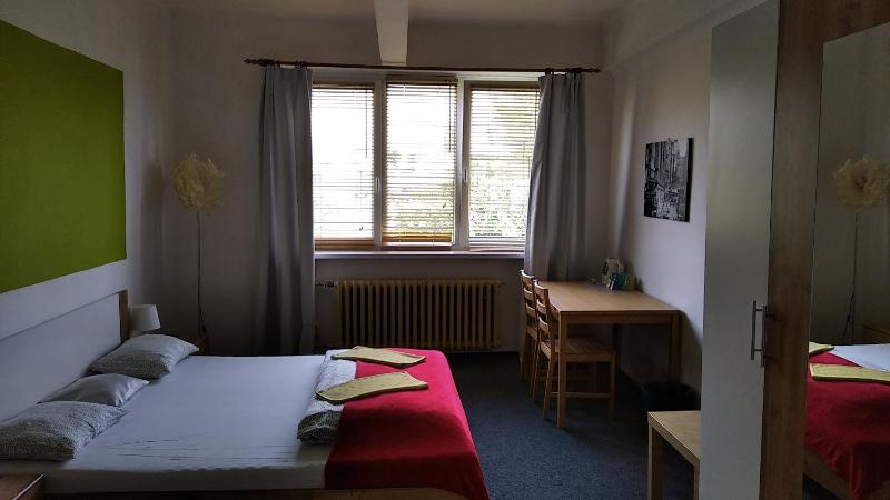 Standard Double Room with Shared Bathroom image 4