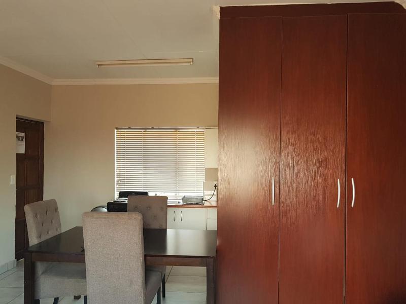 Private Apartments & Biz Stays Pretoria - image 5