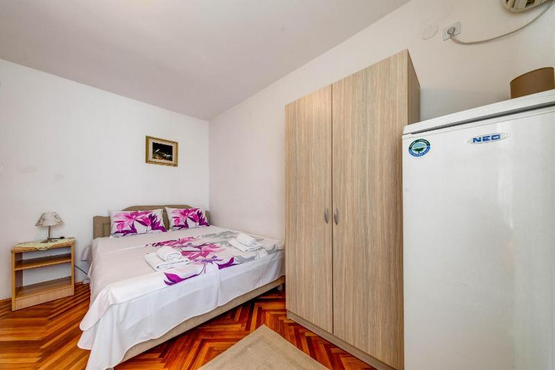 Apartment image 3