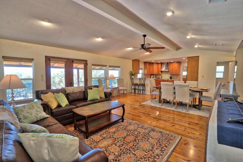 Three-Bedroom Holiday Home  image 2