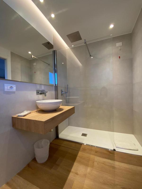Superior Double or Twin Room with Sea View image 4