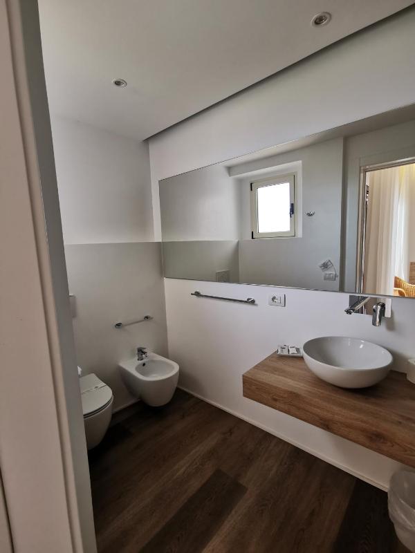 Standard Triple Room image 4