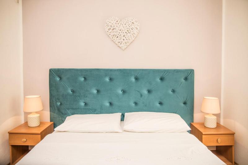 One-Bedroom Apartment image 4