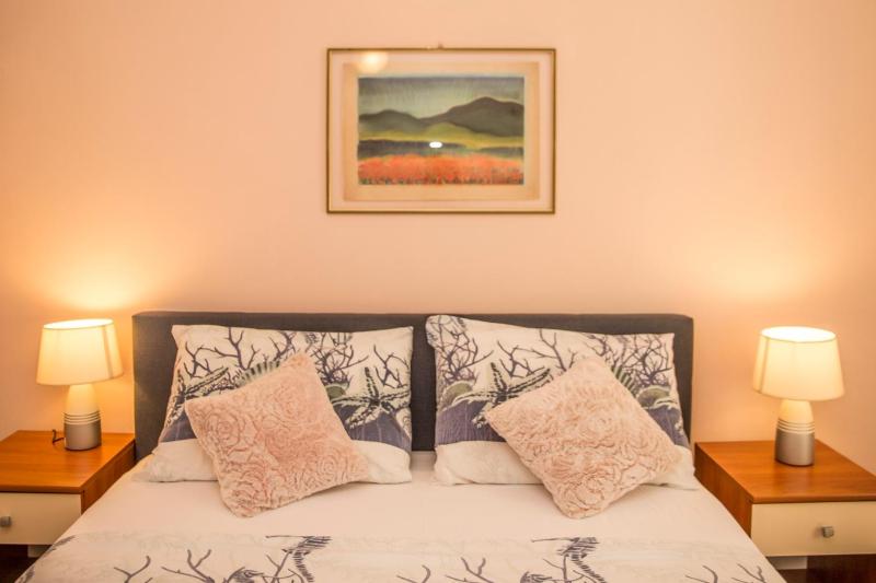 One-Bedroom Apartment with Balcony and Sea View image 3