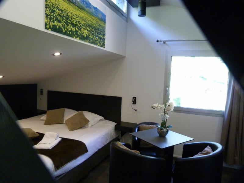 King Room with Mountain View image 3
