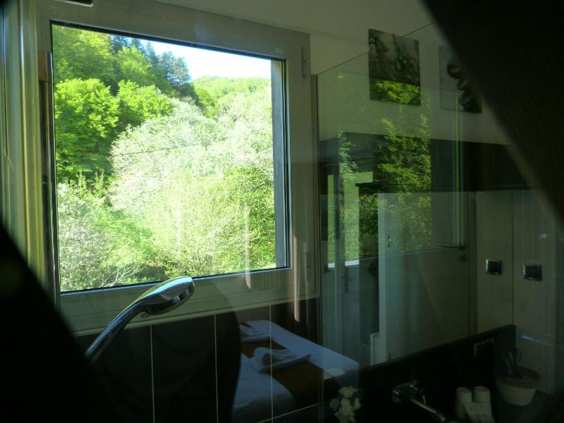 King Room with Mountain View image 2