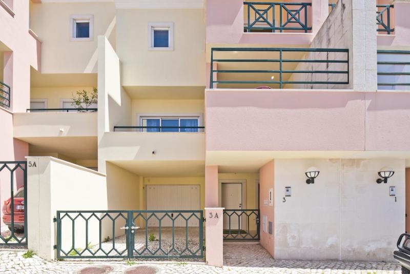 BmyGuest - Sesimbra Sea View Villa - image 11