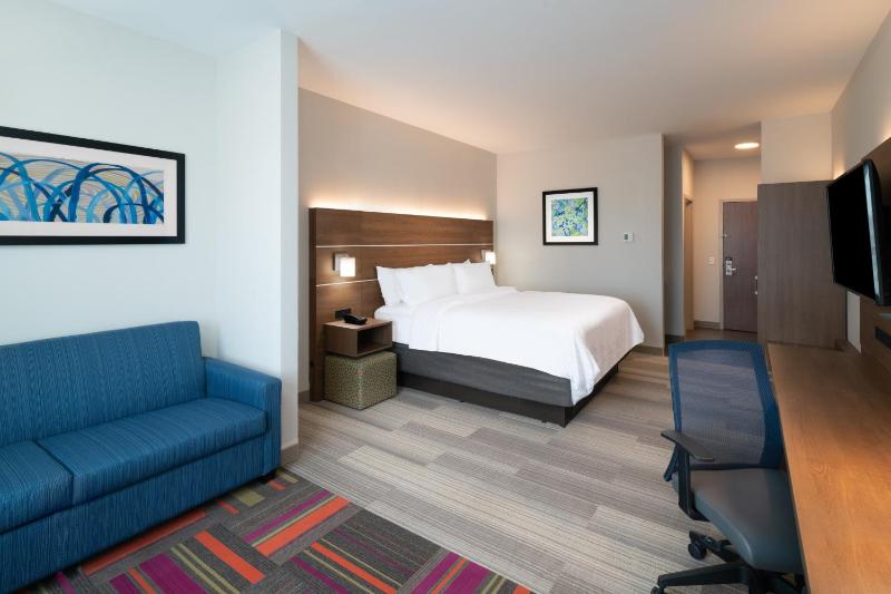 King Suite with Sofa Bed image 2