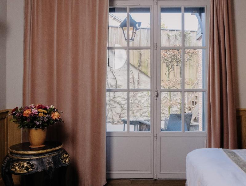 Comfort Room with Terrace image 3