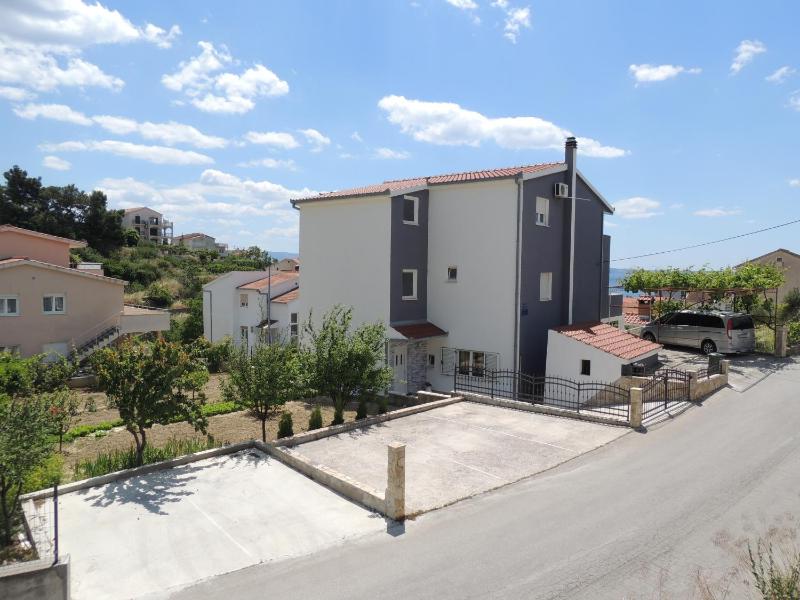 Apartments Nika - image 17
