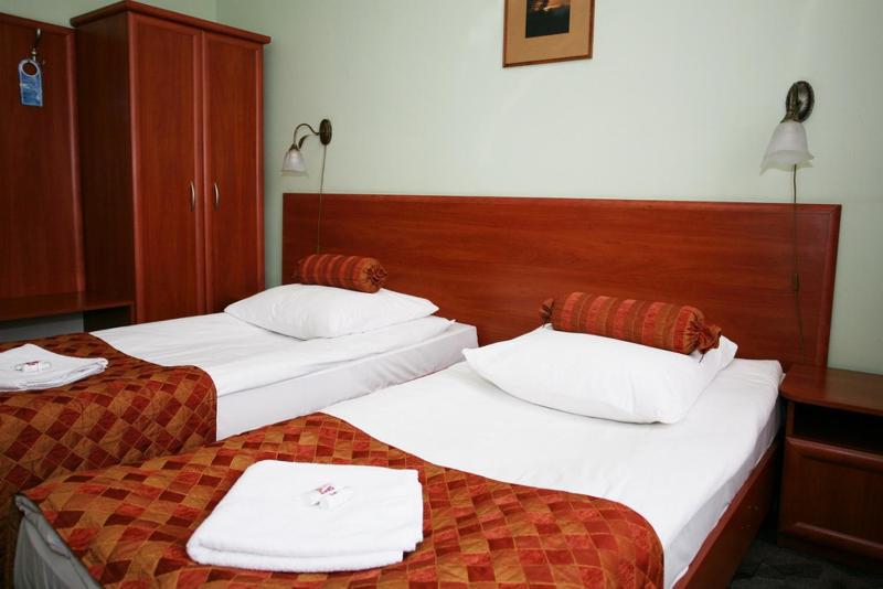 Small Twin Room image 1