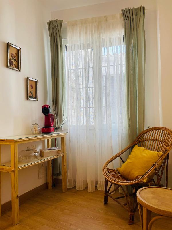 Deluxe Queen Room image 2