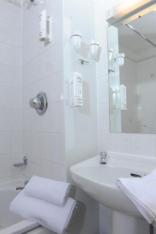 Double Room image 4