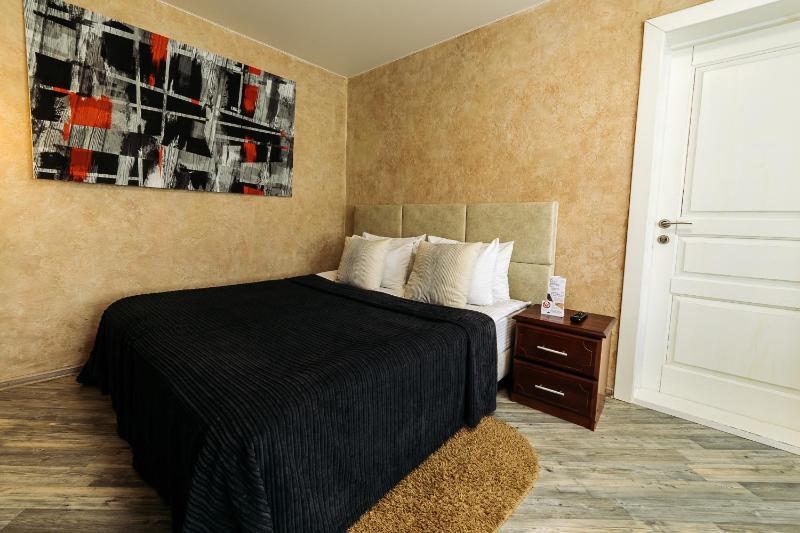 One-Bedroom Apartment image 1