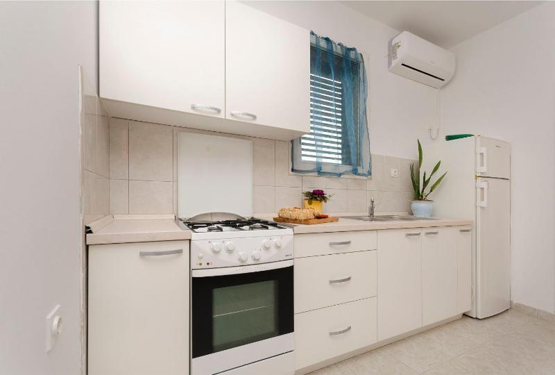 Apartments Ivana - image 23