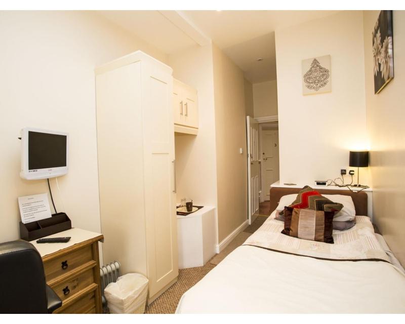 Single Room image 2
